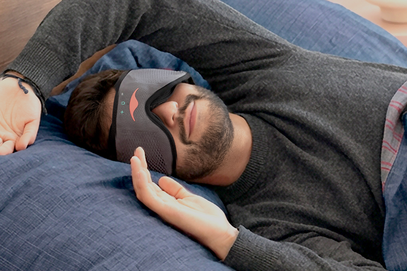 Customer wearing a Manta SOUND Sleep Mask